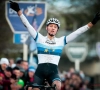 Erwin Vervecken duidt het grote verschil aan met de Mathieu van der Poel van vorig jaar