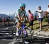 🎥 Giro-renner voor kopstoot uit koers genomen, maar hij bijt fel van zich af: "Onrechtvaardig"