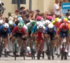 Slik! Wout van Aert ontsnapt nipt aan horrorval in Ronde van Denemarken