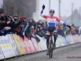Van der Poel rijdt opnieuw alles aan gort op zijn mountainbike