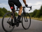 Koersfiets zonder bel, reflectoren en lichten: mag dat wel? Het antwoord zal veel fietsers verrassen