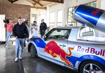 Staat ook Remco versteld? Zijn nieuwe ploeg steelt de show met waanzinnige stunt