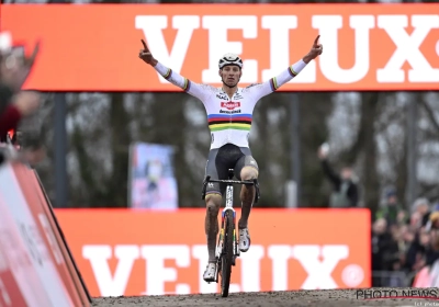 🎥 Van der Poel slaat pas laat toe Namen, foutje breekt Nys zuur op in slotronde 