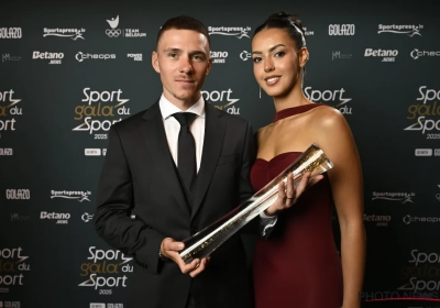 Evenepoel komt met prachtige woorden over zijn vrouw Oumi