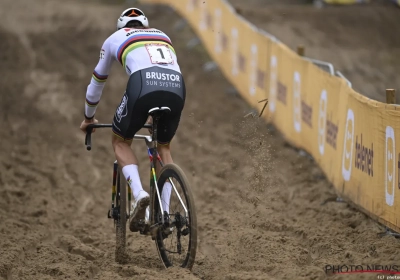 Zoals verwacht: Mathieu van der Poel zet de jacht in