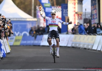 🎥 Toeschouwer viseert Van der Poel met vape: wereldkampioen reageert kort en krachtig