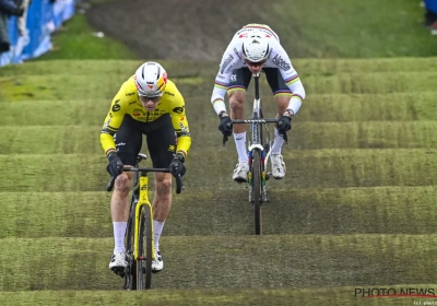Geen duel, wel anticlimax: Van Aert twee keer genekt door pech, Van der Poel wint ook in Loenhout