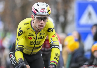 Twee lekke banden in Loenhout: Van Aert wilde om één reden niet opgeven