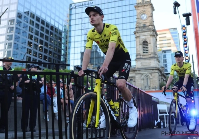 Visma-Lease a Bike krijgt een klap en meldt slecht nieuws: sleutelbeenbreuk na onvoorstelbaar incident