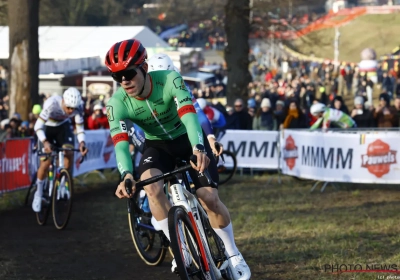 Opvallend: concurrent smeekt Van der Poel ... om te blijven crossen