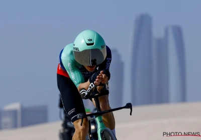 📷 Stevige valpartij in UAE Tour: Belgisch renner lijkt grootste slachtoffer en geeft op