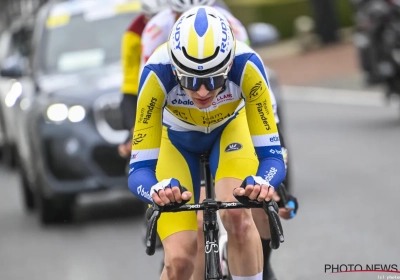 Revelaties vallen op in de Omloop, sneer uitgedeeld na massa valpartijen: "Door de klasse van Van der Poel"