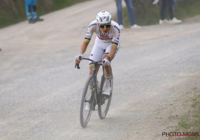 Drie op een rij en record: Pogacar pakt opnieuw de zege in de Strade Bianche