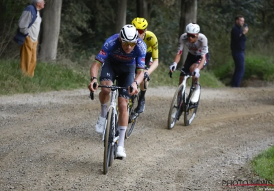 🎥 Van der Poel wint spectaculaire gravelrit in Tirreno-Adriatico, Van Aert doet nooit mee voor de zege