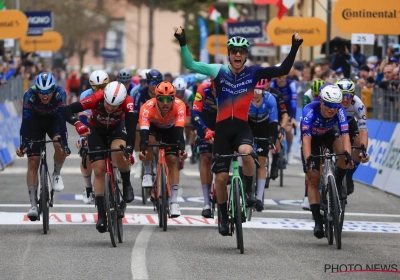 🎥 Philipsen en De Lie reageren uiteenlopend op plekje in de top drie in de Tirreno-Adriatico