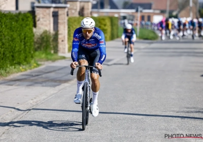 Jonas Rickaert van Alpecin-Premier Tech bijt op de tanden en trotseert breuk aan het staartbeen
