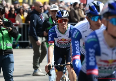 🎥 Evenepoel offert zichzelf op voor Lipowitz, Vingegaard pakt het cadeautje uit 