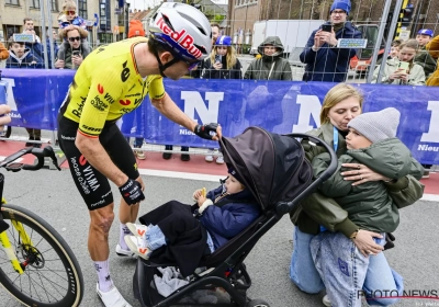Van Aert deelt sneertje uit aan collega na ontknoping in Wevelgem: "Oudste zoon ontgoocheld"