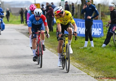 Maakte Van Aert een fout? Ploeg van concurrent kritisch over zijn tactiek
