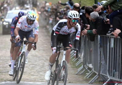 Geprofiteerd van lekke band Pogacar: UAE-renner sneert naar ploegen Van Aert en Van der Poel