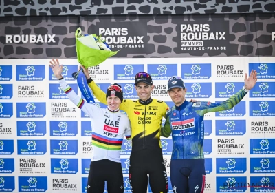 Van Aert schenkt bloemen aan ouders Michael Goolaerts en stuurde om 4u15 nog een berichtje