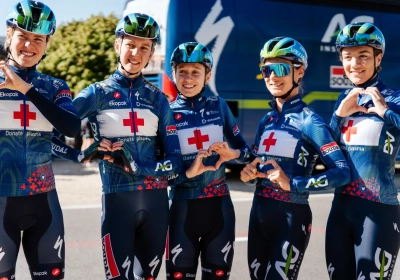 📷 Met aangepast shirt: AG Insurance Soudal vraagt in L-B-L aandacht voor "belangrijk probleem"