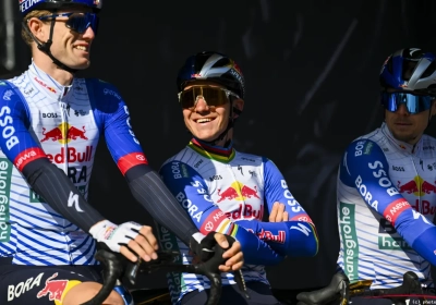 Evenepoel lacht met eigen confronterende vaststelling en ... zet Pogacar onmiddellijk met rug tegen de muur!