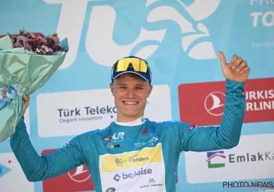 🎥 Bisnummer in Turkije: Tom Crabbe (20) houdt Alpecin-Premier Tech opnieuw van ritzege