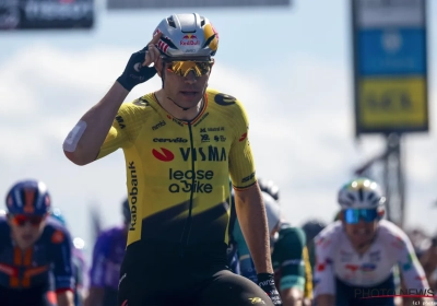 🎥 Wat betekent zegegebaar Van Aert? Concurrerende renner krijgt alvast een sneer: "Je hielp zeker niet"
