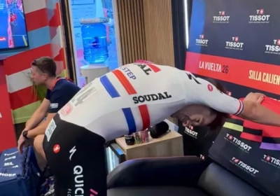 🎥 Zo ziet ontgoocheling eruit: Ethan Hayter vervloekt Tadej Pogacar in Vuelta
