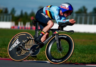 KOERS LIVE: Evenepoel hors catégorie met vierde wereldtitel tijdrijden op rij!