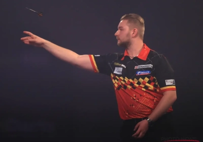 Dimitri Van den Bergh sprokkelt eerste punten in Premier League maar verliest wel opnieuw van Van Gerwen
