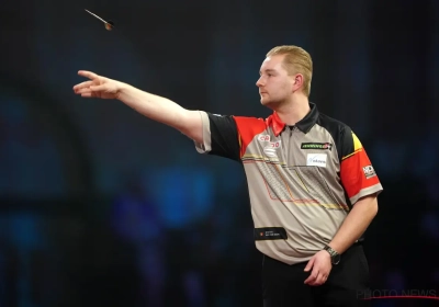 Dimitri Van den Bergh gaat op speeldag 6 van de Premier League darts er meteen uit