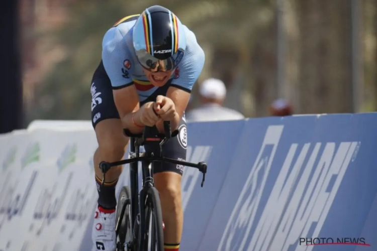 Thuisland Denemarken blinkt uit in tijdrit voor beloften, één landgenoot in de top tien