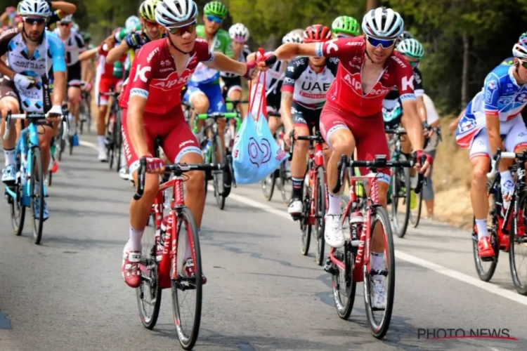 VIDEO: Nog meer ongeziene taferelen in Vuelta, Rus van Katusha-Alpecin wordt door toeschouwer van zijn fiets geduwd