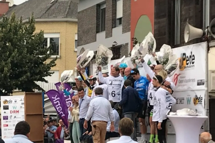 UPDATE: Wout van Aert wint dernyfestival in Wetteren