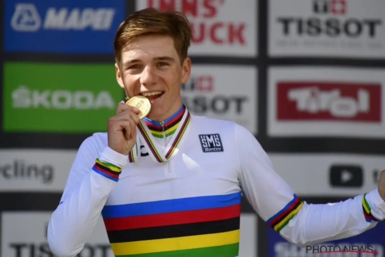 ? Remco Evenepoel blikt voor wegrit terug op 2 mooiste zeges van seizoen én: "De dubbel veroveren zou fantastisch zijn"