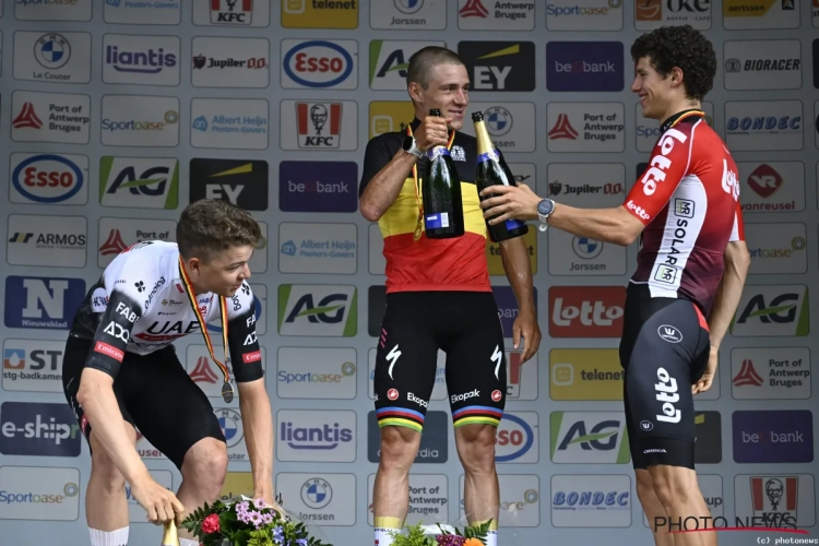 Wow! Segaert (3e) ontsnapt als fan met ijsje hem bijna ten val brengt, maar Evenepoel zorgt nog voor pijnlijk moment