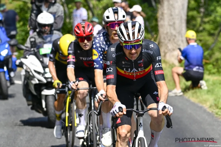 Kreeg hij te veel hulp van de motoren? Wellens dient giftige Simmons duidelijk van antwoord 