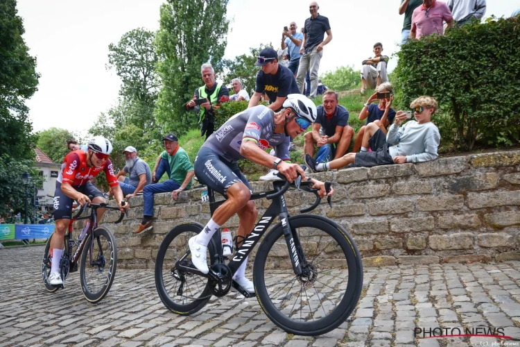 Lyrische woorden voor Mathieu van der Poel na felle strijd tegen De Lie: "Dit is hoe een echte kampioen zich gedraagt" 