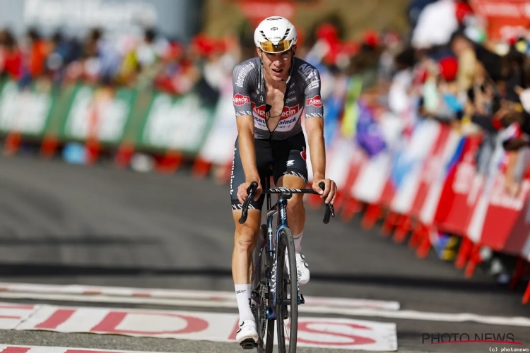 Enkele dagen na gelukwensen De Cauwer is het voorbij: Belgische renner van Alpecin-Deceuninck staakt de strijd in Vuelta