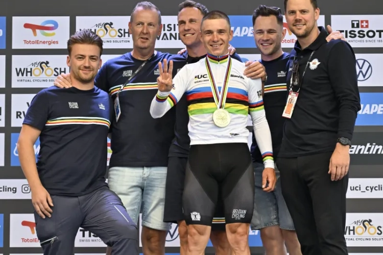 Wie is Dario Kloeck, de neef die ook mechanieker is van Remco Evenepoel?