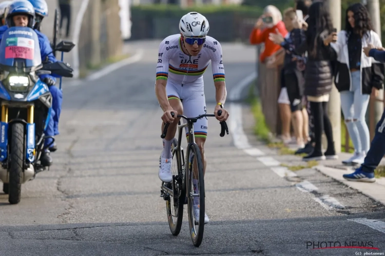 🎥 Vijf op een rij: Tadej Pogacar laat Remco Evenepoel ook in Ronde van Lombardije met lege handen achter