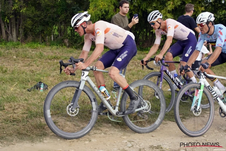 Mathieu van der Poel heeft wereldkampioen Greg Van Avermaet gefeliciteerd met prachtige uitspraak