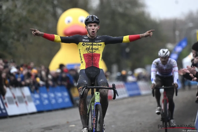 Thibau Nys scheurt samen met vriendin Anna in stijl weg na Flandriencross