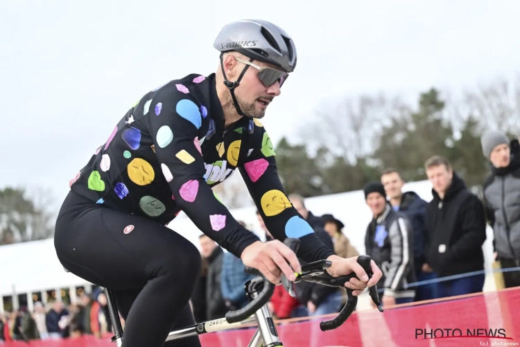 Tom Boonen zorgt voor kleurrijke show: spurtbom Soudal Quick-Step en Belgische legende schitteren eveneens